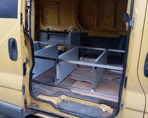 Жовтий Рено Трафік, об'ємом двигуна 2.46 л та пробігом 354 тис. км за 5500 $, фото 4 на Automoto.ua