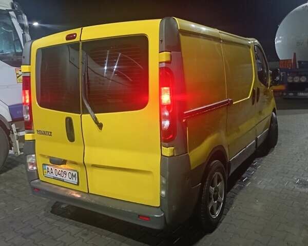 Жовтий Рено Трафік, об'ємом двигуна 2 л та пробігом 424 тис. км за 5800 $, фото 3 на Automoto.ua