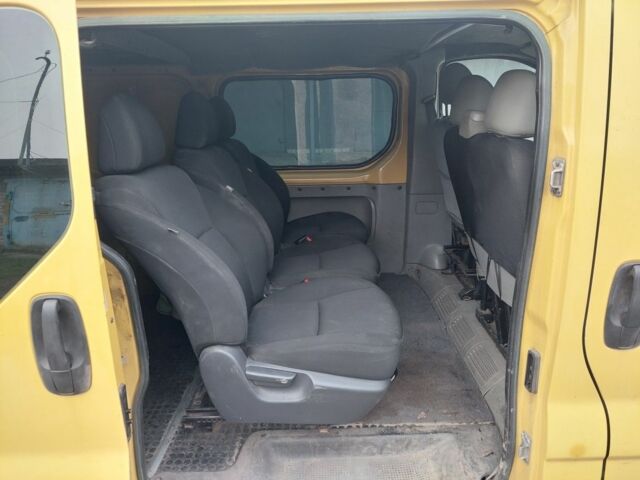 Желтый Рено Трафик, объемом двигателя 0 л и пробегом 250 тыс. км за 3500 $, фото 4 на Automoto.ua