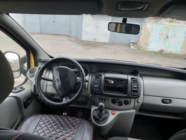 Желтый Рено Трафик, объемом двигателя 0 л и пробегом 250 тыс. км за 3500 $, фото 6 на Automoto.ua