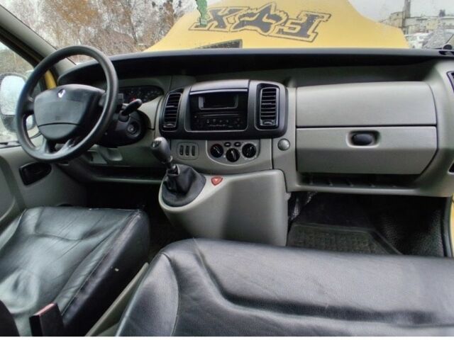 Желтый Рено Трафик, объемом двигателя 0 л и пробегом 320 тыс. км за 3444 $, фото 4 на Automoto.ua