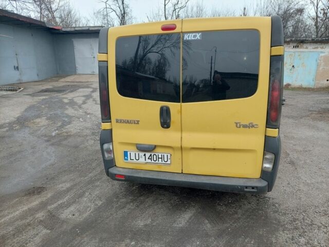 Желтый Рено Трафик, объемом двигателя 0 л и пробегом 250 тыс. км за 3500 $, фото 3 на Automoto.ua