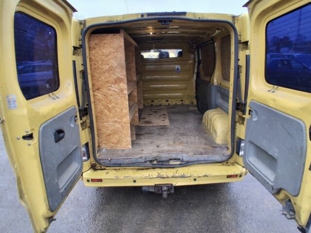 Желтый Рено Трафик, объемом двигателя 0 л и пробегом 320 тыс. км за 3444 $, фото 5 на Automoto.ua