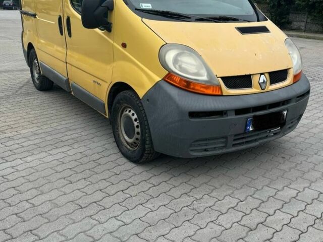 Желтый Рено Трафик, объемом двигателя 1.9 л и пробегом 400 тыс. км за 2700 $, фото 1 на Automoto.ua