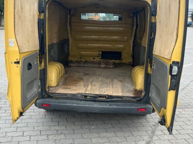 Желтый Рено Трафик, объемом двигателя 1.9 л и пробегом 400 тыс. км за 2700 $, фото 7 на Automoto.ua