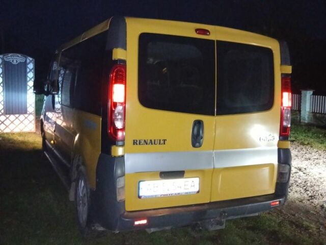Желтый Рено Трафик, объемом двигателя 1.9 л и пробегом 300 тыс. км за 8500 $, фото 3 на Automoto.ua