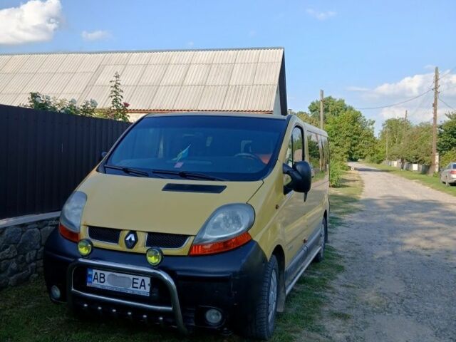 Желтый Рено Трафик, объемом двигателя 1.9 л и пробегом 300 тыс. км за 8500 $, фото 6 на Automoto.ua