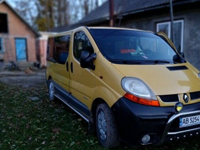 Желтый Рено Трафик, объемом двигателя 1.9 л и пробегом 300 тыс. км за 8500 $, фото 1 на Automoto.ua