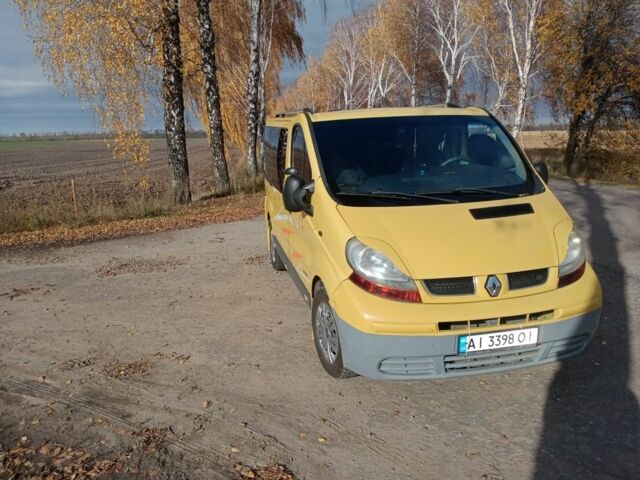 Желтый Рено Трафик, объемом двигателя 1.9 л и пробегом 471 тыс. км за 6800 $, фото 1 на Automoto.ua