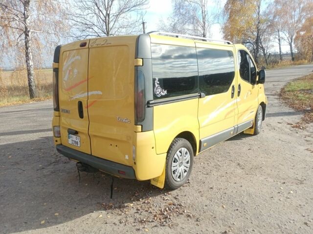 Желтый Рено Трафик, объемом двигателя 1.9 л и пробегом 471 тыс. км за 6800 $, фото 3 на Automoto.ua