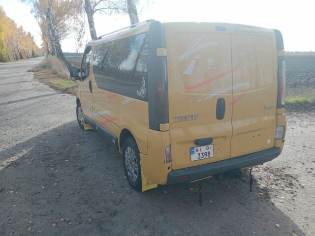 Желтый Рено Трафик, объемом двигателя 1.9 л и пробегом 471 тыс. км за 6800 $, фото 4 на Automoto.ua