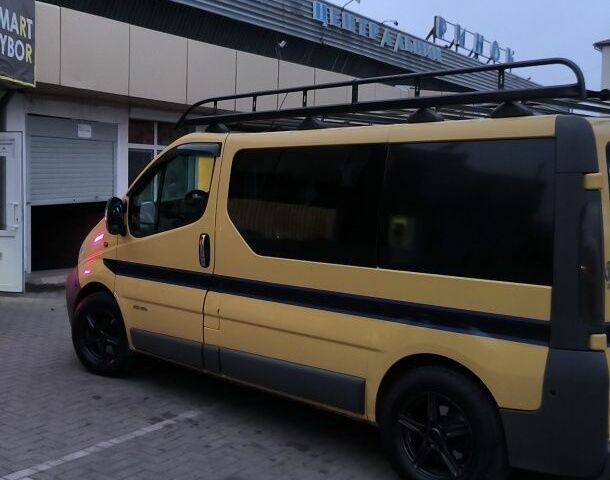 Жовтий Рено Трафік, об'ємом двигуна 2.5 л та пробігом 332 тис. км за 9500 $, фото 1 на Automoto.ua