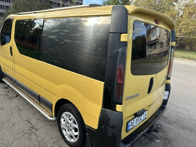 Жовтий Рено Трафік, об'ємом двигуна 1.9 л та пробігом 400 тис. км за 6300 $, фото 1 на Automoto.ua