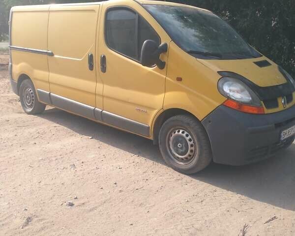 Желтый Рено Трафик, объемом двигателя 1.87 л и пробегом 330 тыс. км за 5800 $, фото 1 на Automoto.ua