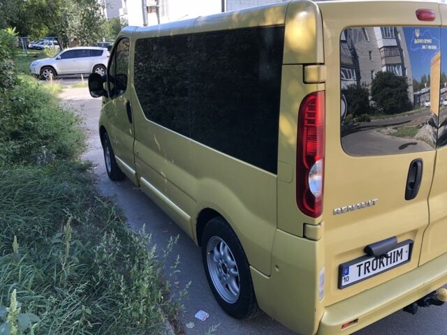 Желтый Рено Трафик, объемом двигателя 2 л и пробегом 430 тыс. км за 10500 $, фото 1 на Automoto.ua