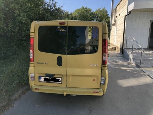 Желтый Рено Трафик, объемом двигателя 2 л и пробегом 430 тыс. км за 10500 $, фото 2 на Automoto.ua