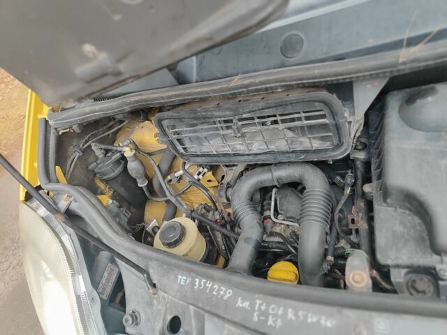 Желтый Рено Трафик, объемом двигателя 1.9 л и пробегом 410 тыс. км за 3950 $, фото 17 на Automoto.ua