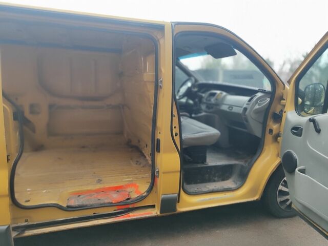 Желтый Рено Трафик, объемом двигателя 1.9 л и пробегом 410 тыс. км за 3950 $, фото 9 на Automoto.ua