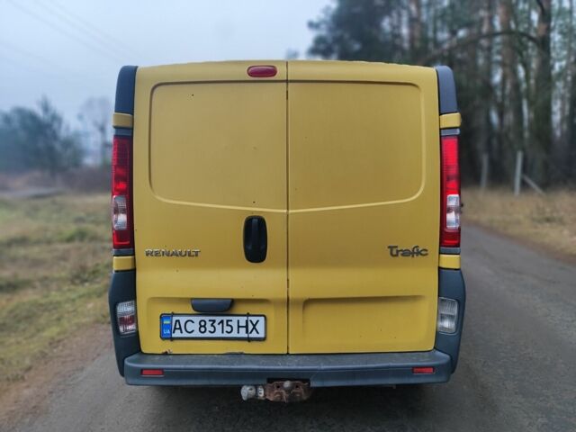 Желтый Рено Трафик, объемом двигателя 1.9 л и пробегом 410 тыс. км за 3950 $, фото 5 на Automoto.ua