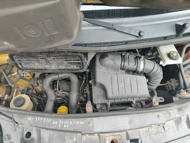 Желтый Рено Трафик, объемом двигателя 1.9 л и пробегом 410 тыс. км за 3950 $, фото 19 на Automoto.ua