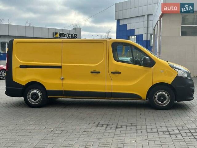 Желтый Рено Трафик, объемом двигателя 1.6 л и пробегом 170 тыс. км за 12990 $, фото 3 на Automoto.ua