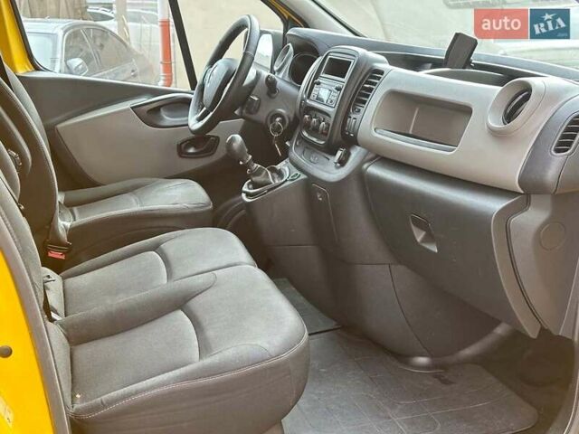 Желтый Рено Трафик, объемом двигателя 1.6 л и пробегом 170 тыс. км за 12990 $, фото 17 на Automoto.ua