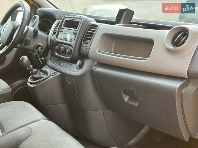 Желтый Рено Трафик, объемом двигателя 1.6 л и пробегом 170 тыс. км за 12990 $, фото 18 на Automoto.ua