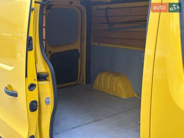 Желтый Рено Трафик, объемом двигателя 1.6 л и пробегом 170 тыс. км за 12990 $, фото 21 на Automoto.ua