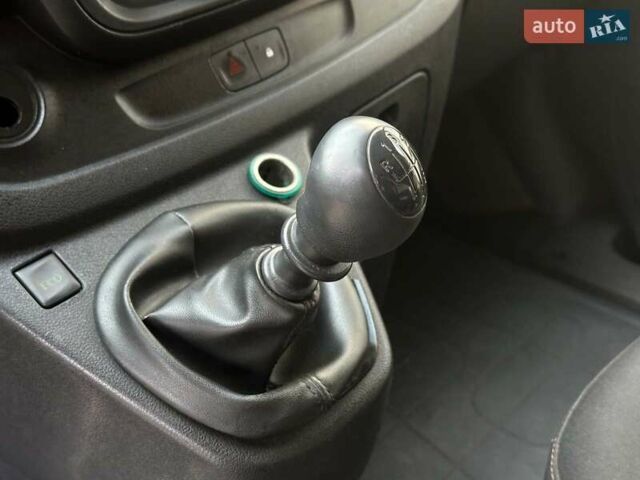 Желтый Рено Трафик, объемом двигателя 1.6 л и пробегом 170 тыс. км за 12990 $, фото 16 на Automoto.ua