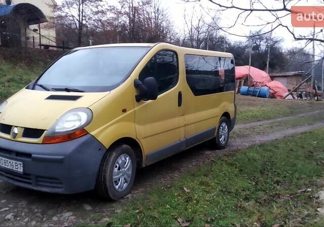 Желтый Рено Трафик, объемом двигателя 1.87 л и пробегом 374 тыс. км за 5200 $, фото 2 на Automoto.ua