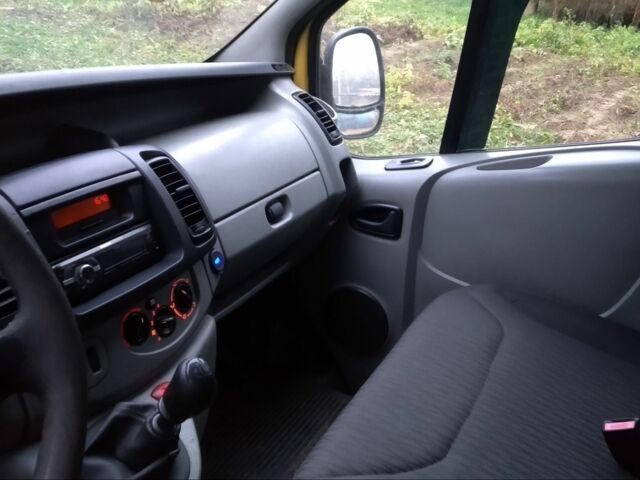 Желтый Рено Трафик, объемом двигателя 1.9 л и пробегом 374 тыс. км за 5200 $, фото 6 на Automoto.ua