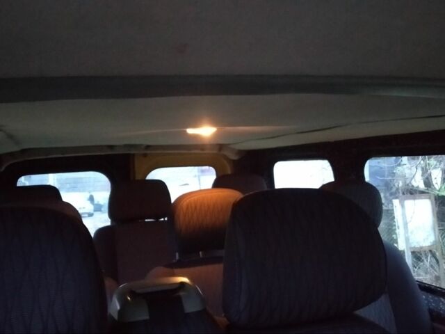 Желтый Рено Трафик, объемом двигателя 1.9 л и пробегом 374 тыс. км за 5200 $, фото 11 на Automoto.ua