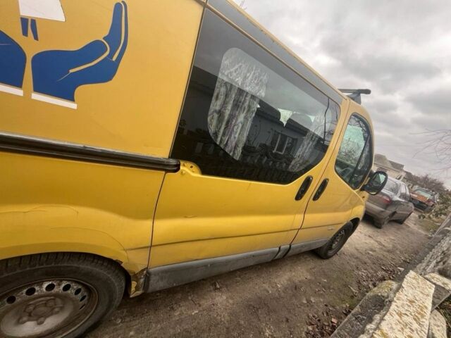 Желтый Рено Трафик, объемом двигателя 0 л и пробегом 3 тыс. км за 3200 $, фото 3 на Automoto.ua