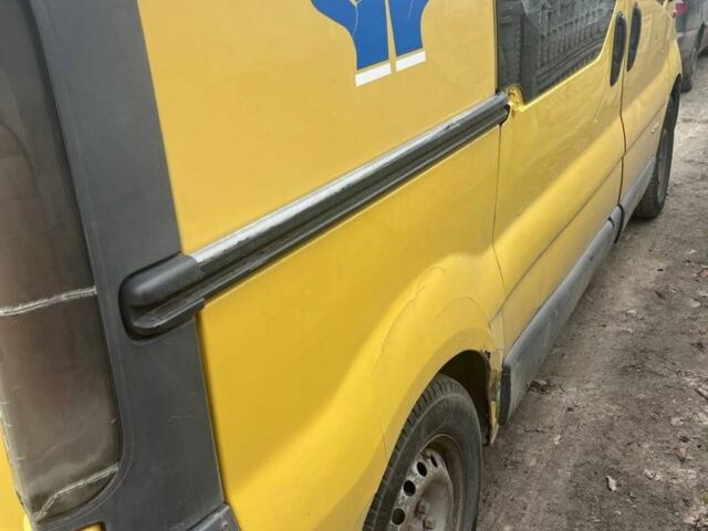 Желтый Рено Трафик, объемом двигателя 0 л и пробегом 3 тыс. км за 3200 $, фото 4 на Automoto.ua