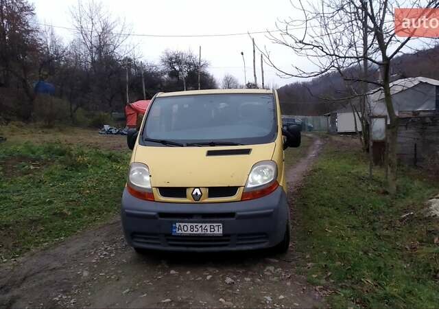 Желтый Рено Трафик, объемом двигателя 1.87 л и пробегом 374 тыс. км за 5200 $, фото 3 на Automoto.ua