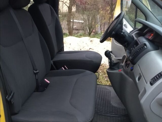 Желтый Рено Трафик, объемом двигателя 1.9 л и пробегом 374 тыс. км за 5200 $, фото 9 на Automoto.ua