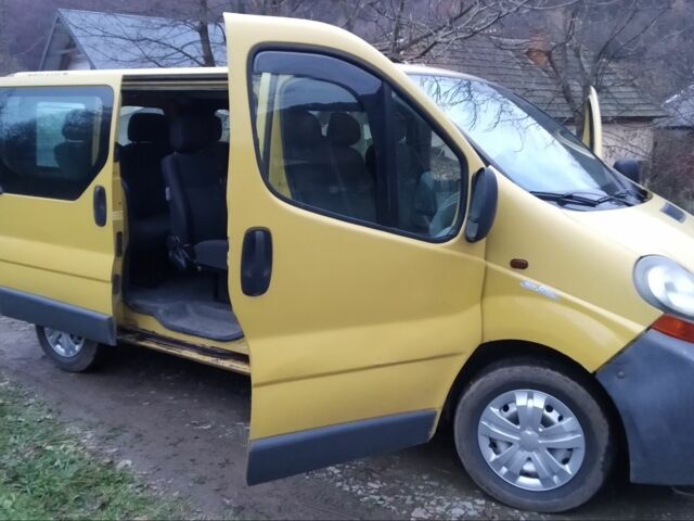 Желтый Рено Трафик, объемом двигателя 1.9 л и пробегом 374 тыс. км за 5200 $, фото 2 на Automoto.ua