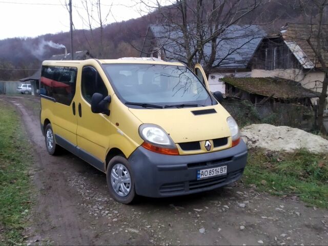 Желтый Рено Трафик, объемом двигателя 1.9 л и пробегом 374 тыс. км за 5200 $, фото 3 на Automoto.ua
