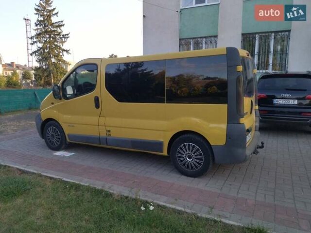 Желтый Рено Трафик, объемом двигателя 1.9 л и пробегом 309 тыс. км за 6000 $, фото 6 на Automoto.ua