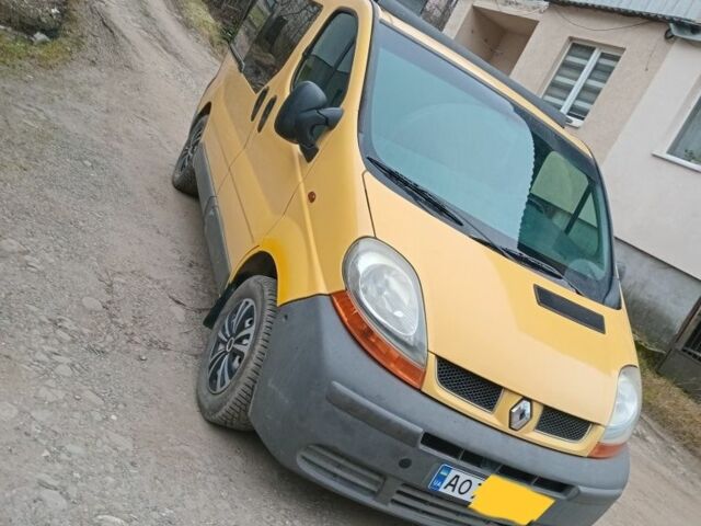 Желтый Рено Трафик, объемом двигателя 0 л и пробегом 303 тыс. км за 5200 $, фото 3 на Automoto.ua