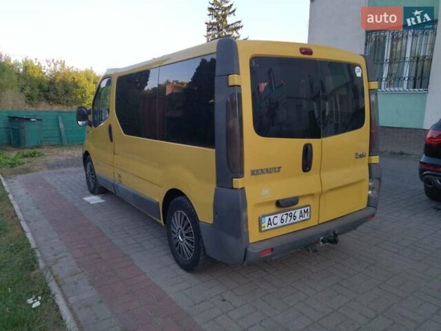 Желтый Рено Трафик, объемом двигателя 1.9 л и пробегом 309 тыс. км за 6000 $, фото 1 на Automoto.ua
