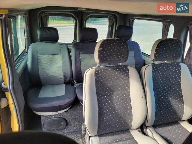 Желтый Рено Трафик, объемом двигателя 1.9 л и пробегом 350 тыс. км за 7800 $, фото 9 на Automoto.ua