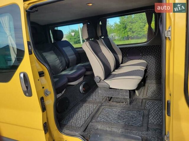Желтый Рено Трафик, объемом двигателя 1.9 л и пробегом 350 тыс. км за 7800 $, фото 13 на Automoto.ua