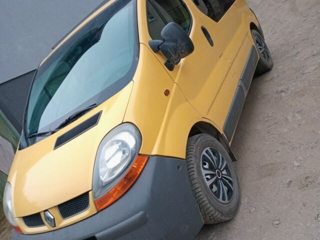 Желтый Рено Трафик, объемом двигателя 0 л и пробегом 303 тыс. км за 5200 $, фото 2 на Automoto.ua