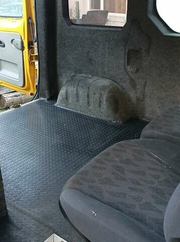 Желтый Рено Трафик, объемом двигателя 1.87 л и пробегом 390 тыс. км за 6500 $, фото 12 на Automoto.ua