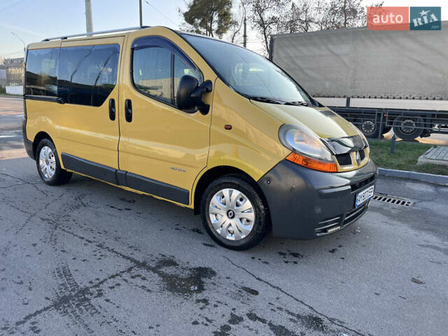 Желтый Рено Трафик, объемом двигателя 1.87 л и пробегом 421 тыс. км за 5999 $, фото 1 на Automoto.ua