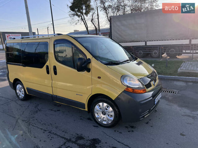 Желтый Рено Трафик, объемом двигателя 1.87 л и пробегом 421 тыс. км за 5999 $, фото 2 на Automoto.ua