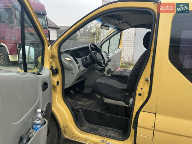 Желтый Рено Трафик, объемом двигателя 1.87 л и пробегом 380 тыс. км за 5500 $, фото 9 на Automoto.ua