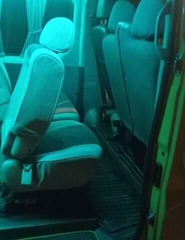 Желтый Рено Трафик, объемом двигателя 1.9 л и пробегом 415 тыс. км за 8900 $, фото 6 на Automoto.ua