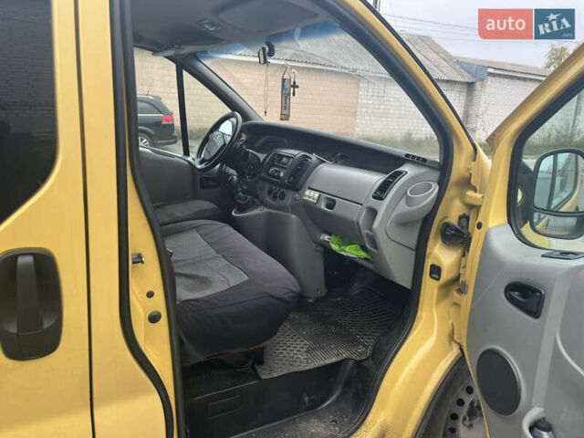 Желтый Рено Трафик, объемом двигателя 1.87 л и пробегом 380 тыс. км за 5500 $, фото 5 на Automoto.ua